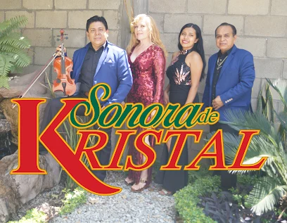 La sonora de Kristal y mariachis en Atoyac
