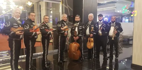 MARIACHI ORO DE MEXICO DE JORGE FLORES